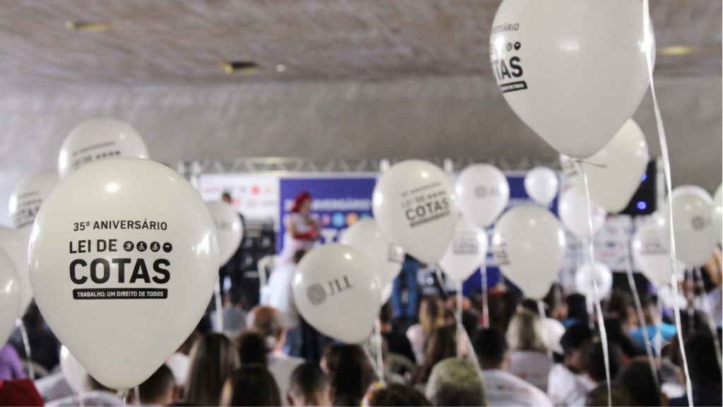 Evento marca os 35 anos da Lei de Cotas e reúne mais de 700 oportunidades de emprego para pessoas com deficiência